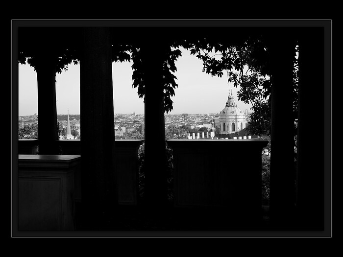 Skrze věky
Keywords: bájné město