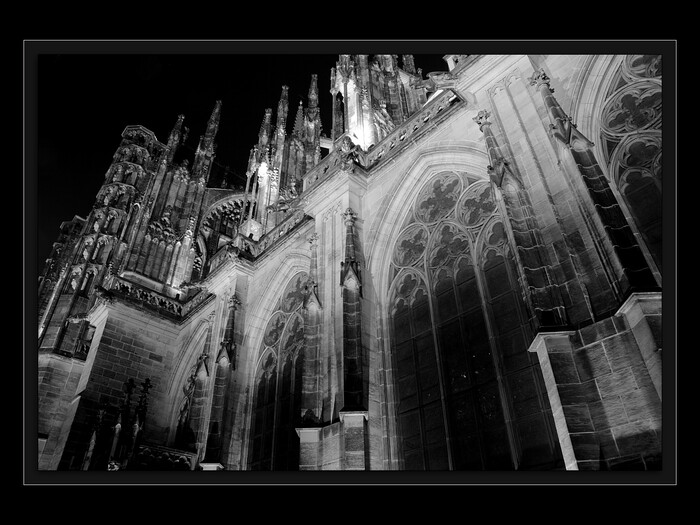 Poodhalení závoje
Keywords: katedrála;galaktická transformace 2012;vzestup;hvězdné vědomí