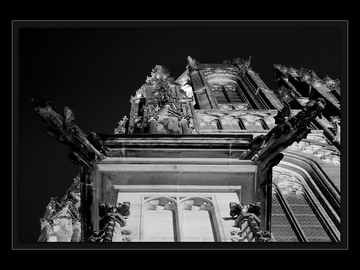 Čas probouzení
Keywords: katedrála;galaktická transformace 2012;vzestup;hvězdné vědomí