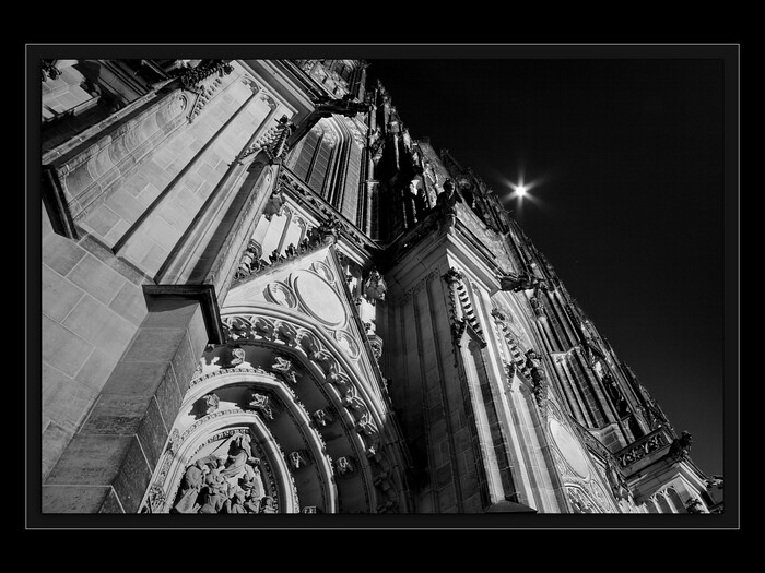 Opadnutí závoje
Keywords: katedrála;galaktická transformace 2012;vzestup;hvězdné vědomí